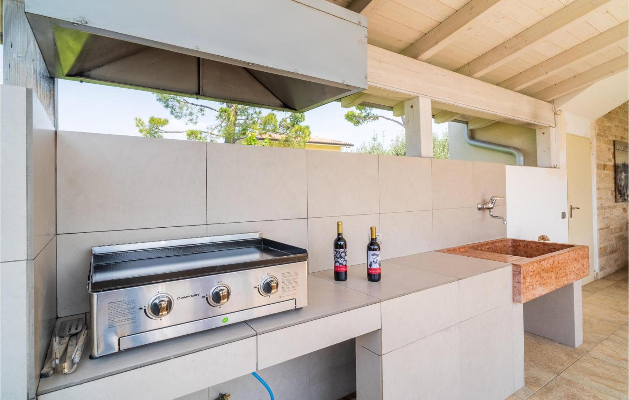 3 Bedroom Nice Home In Lazise Vr Luaran gambar