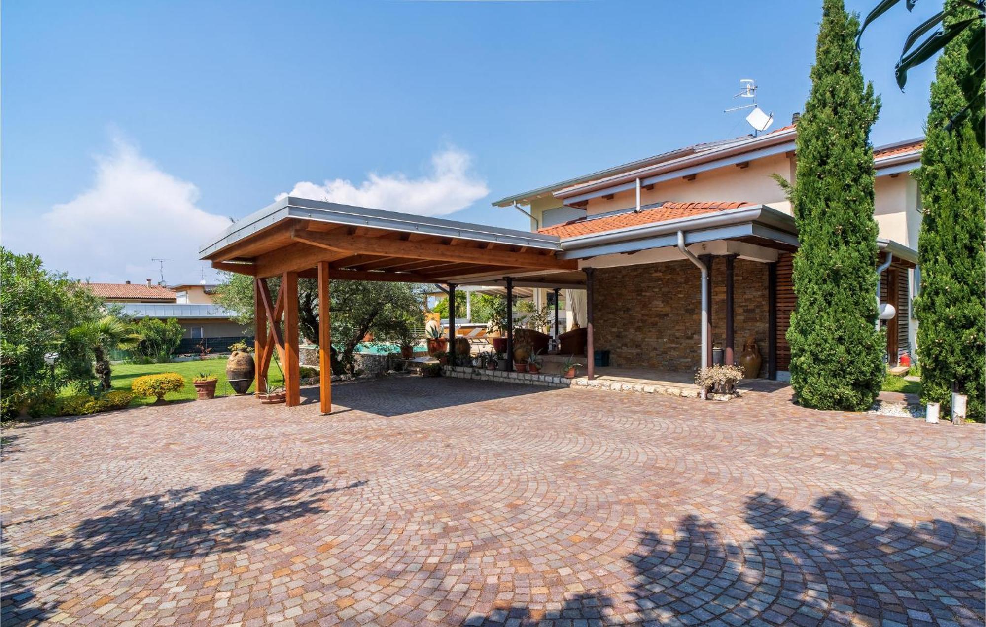 3 Bedroom Nice Home In Lazise Vr Luaran gambar