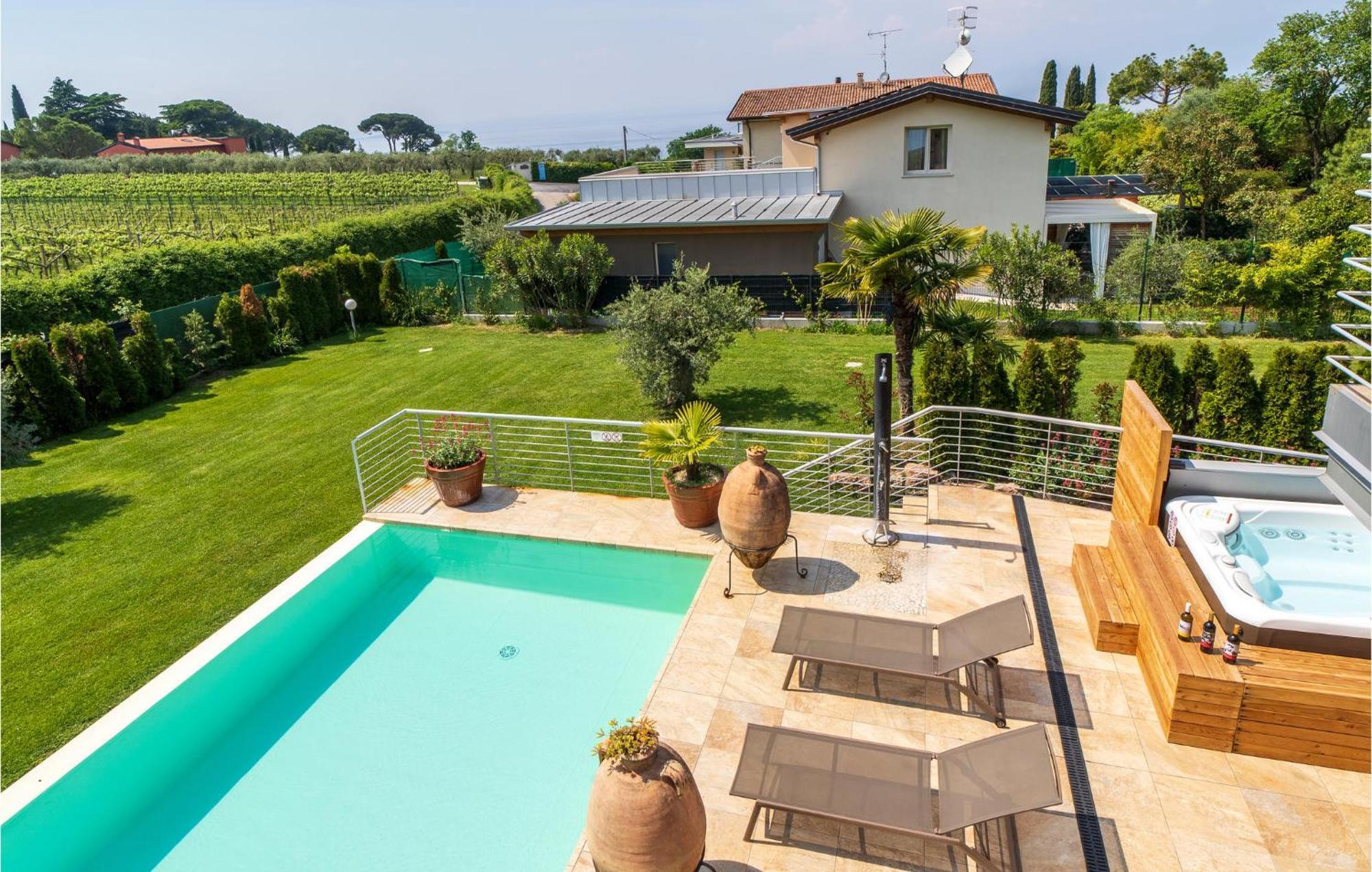 3 Bedroom Nice Home In Lazise Vr Luaran gambar