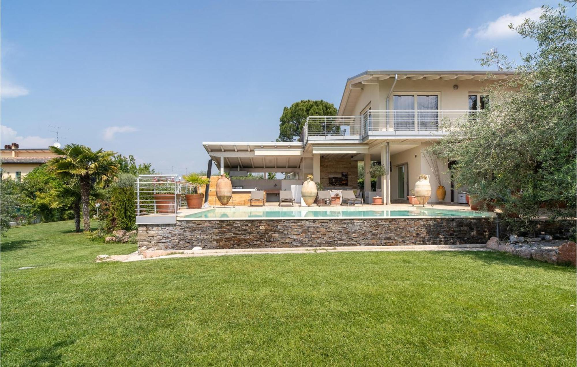 3 Bedroom Nice Home In Lazise Vr Luaran gambar